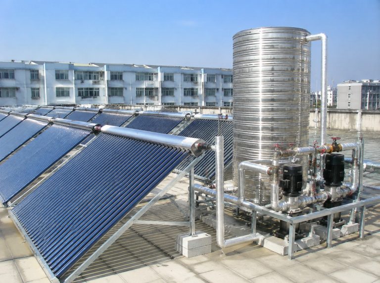 南召县商用大容量真空管太阳能热水系统
